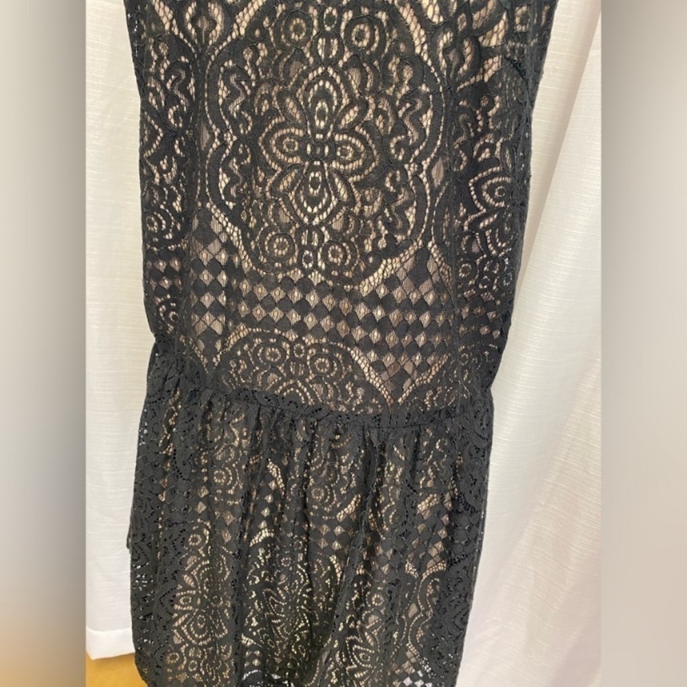 Lulu's nwt Black and nude lace sleeveless Mini Dress small - Picture 7 of 9